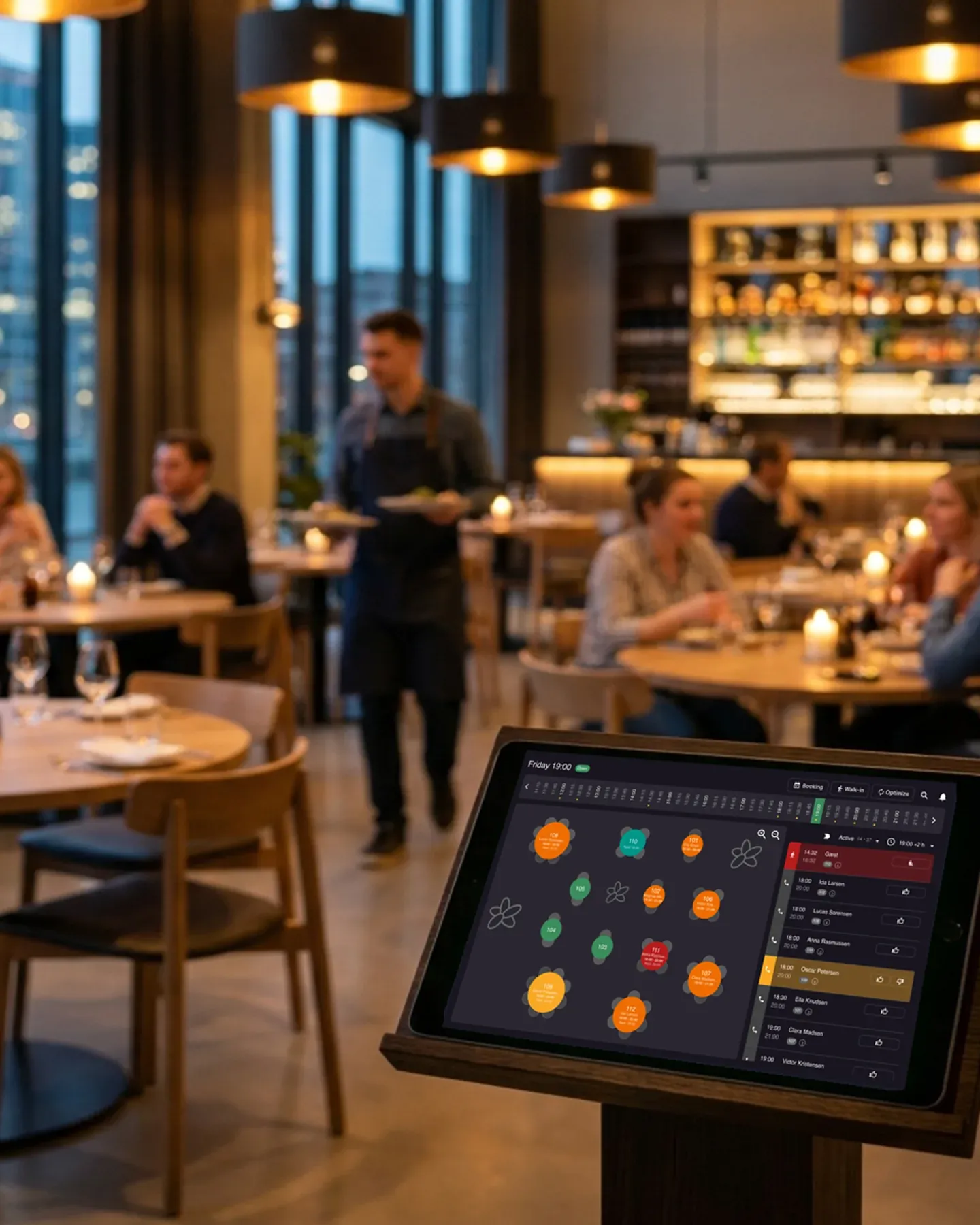 Resos table management view with visual floor plan and booking status